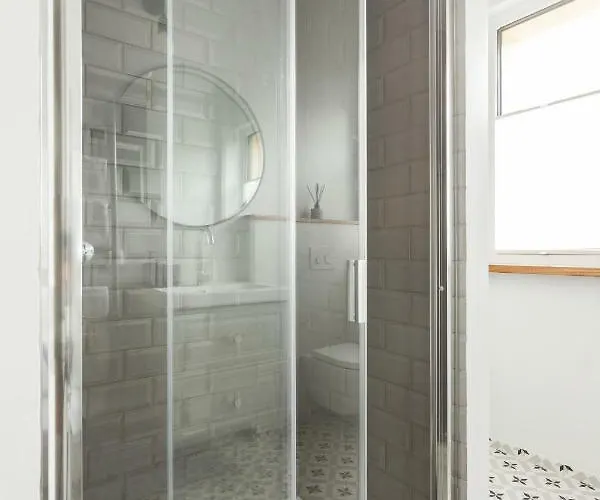 Bright And Cosy 1bdr Centre